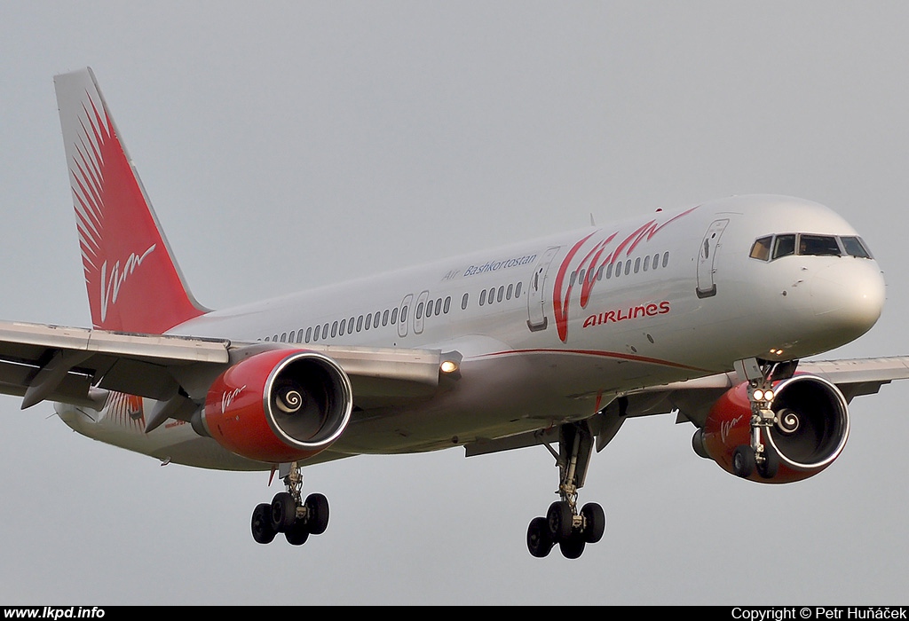 VIM Airlines – Boeing B757-230 RA-73011