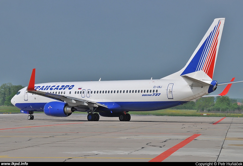 Transaero Airlines – Boeing B737-86J EI-UNJ