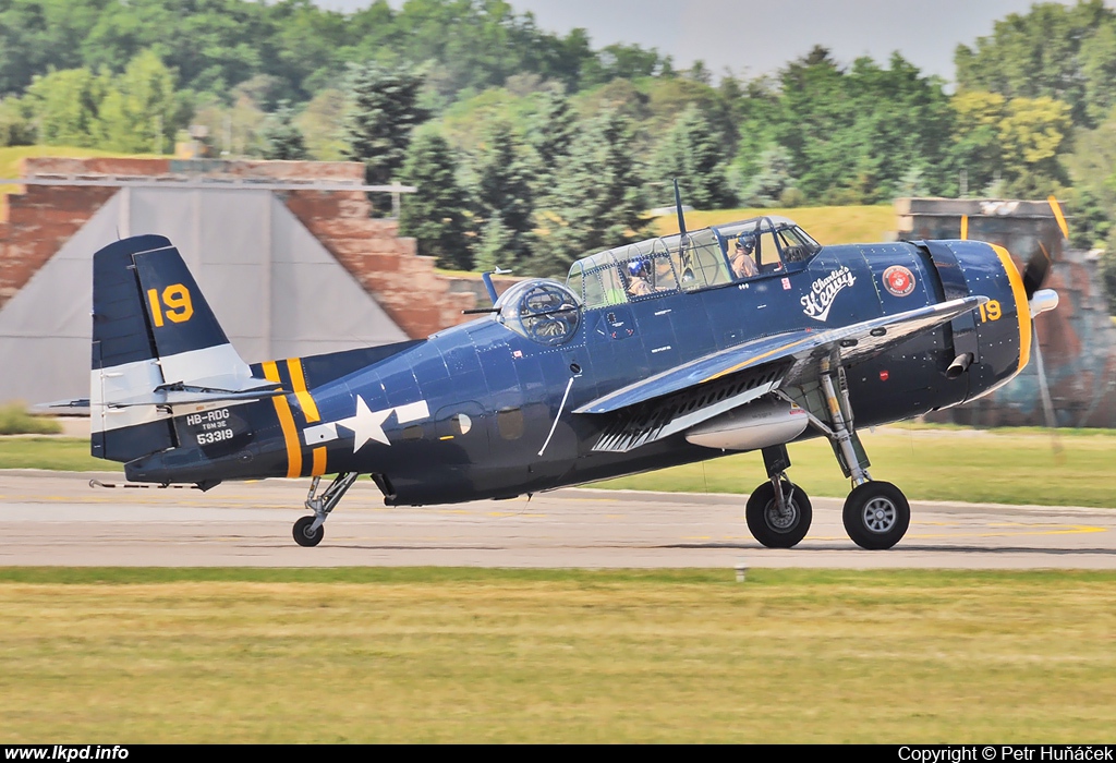 Private/Soukrom – Grumman TBM-3R HB-RDG