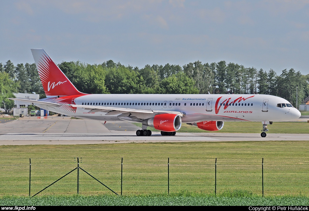 VIM Airlines – Boeing B757-230 RA-73011