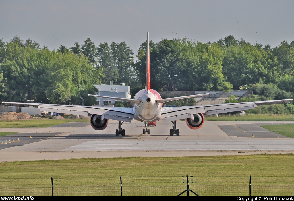 VIM Airlines – Boeing B757-230 RA-73011