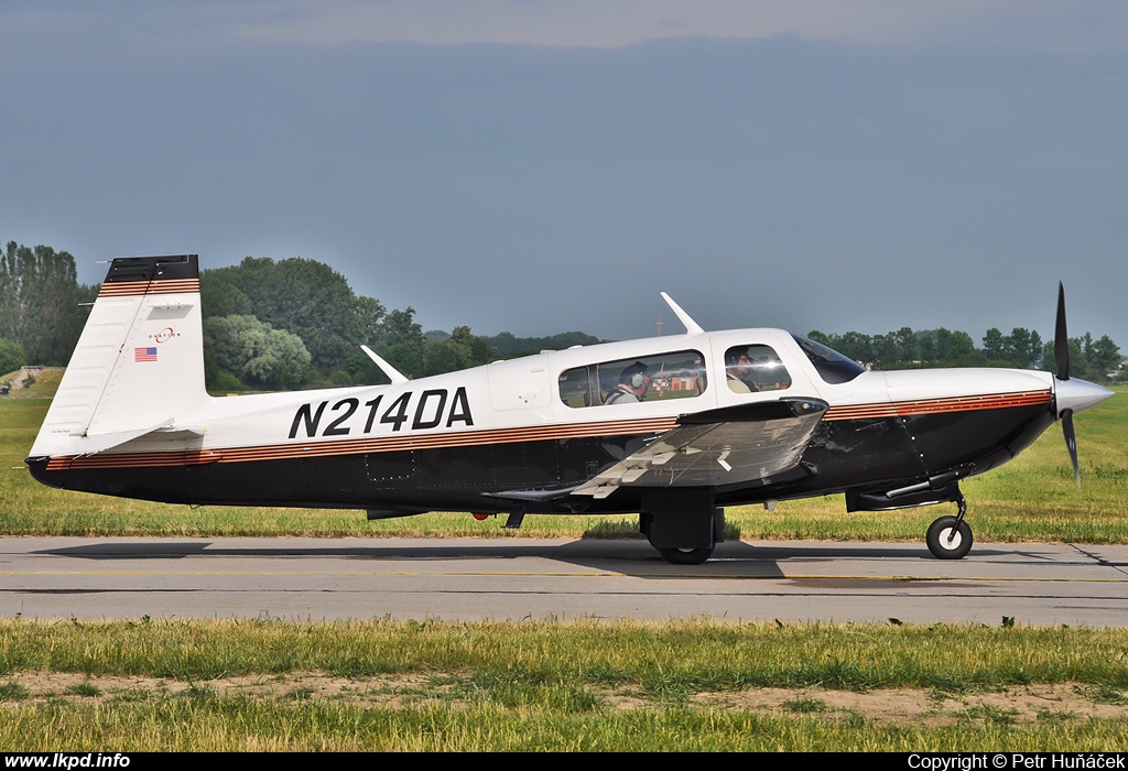 Private/Soukrom – Mooney M-20R Ovation N214DA