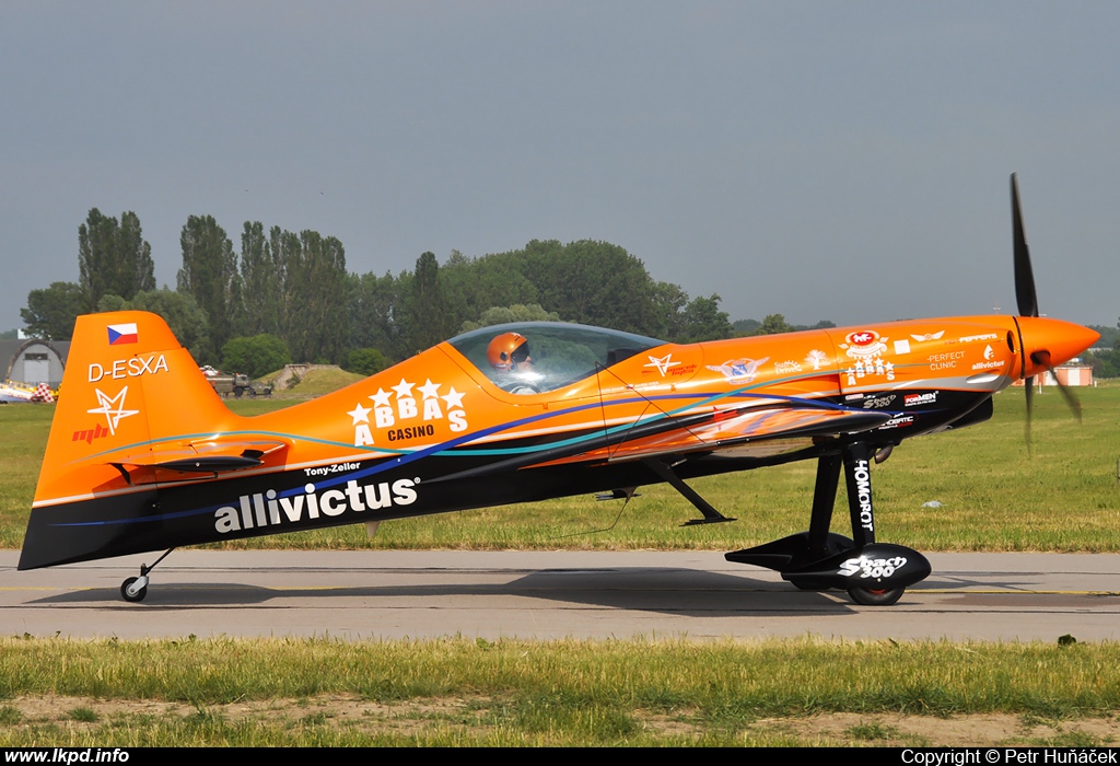 Private/Soukrom – Sbach S300 D-ESXA