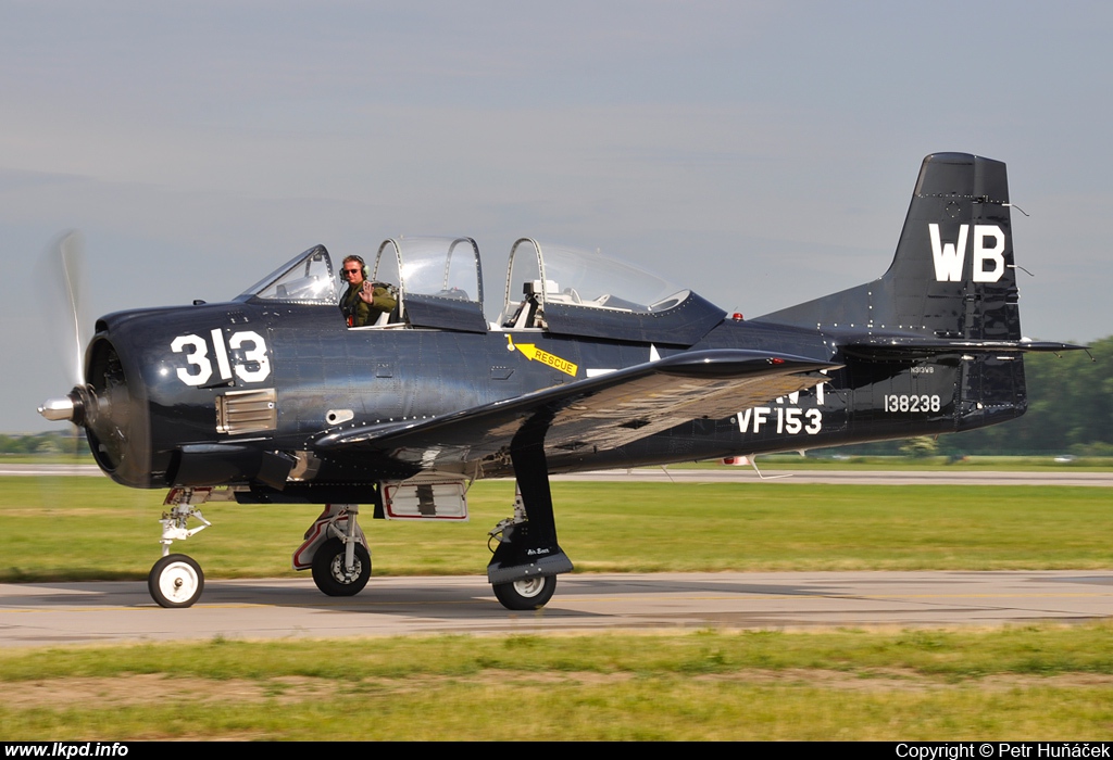 Private/Soukrom – North American T-28D Trojan N313WB