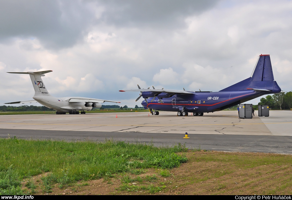 Ukraine Air Alliance – Antonov AN-12B UR-CGV