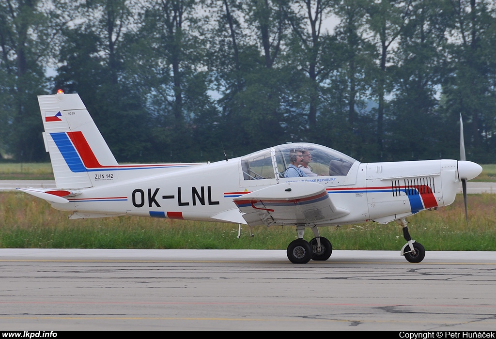 Aeroklub R – Zlin Z-142 OK-LNL
