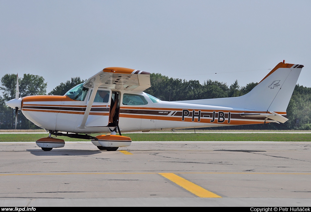 Private/Soukrom – Cessna U206F PH-JBY