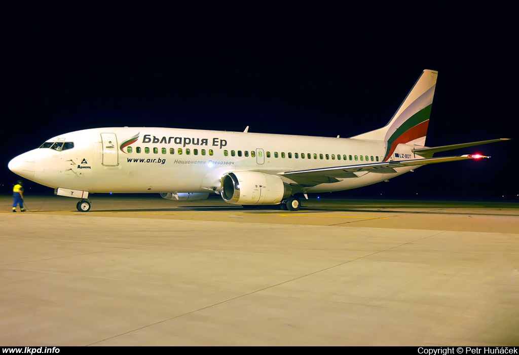 Bulgaria Air – Boeing B737-322 LZ-BOT