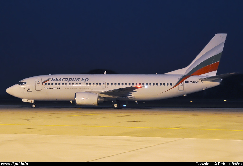 Bulgaria Air – Boeing B737-322 LZ-BOT