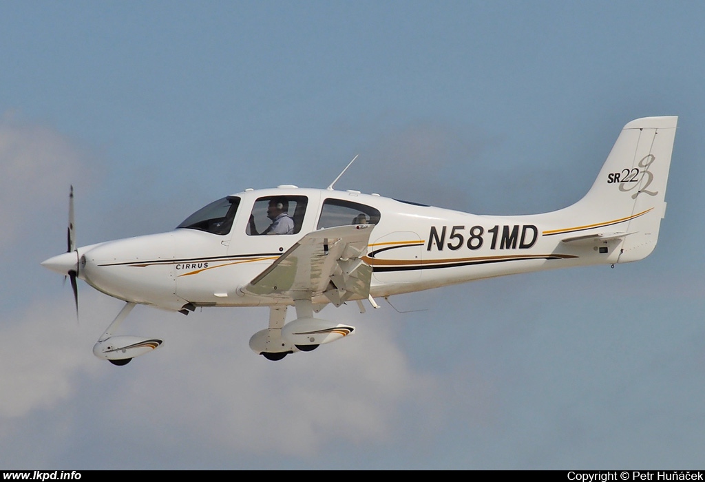 AM Aviation LLC – Cirrus SR22 G2 N581MD