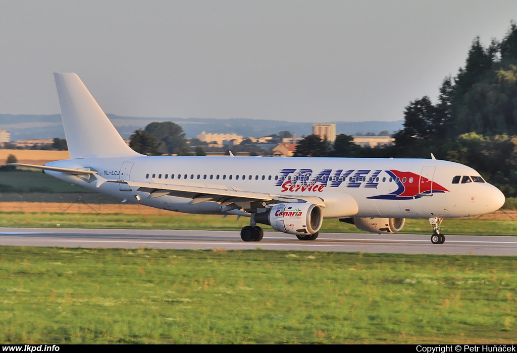 SmartLinx (Travel Service) – Airbus A320-212 YL-LCJ