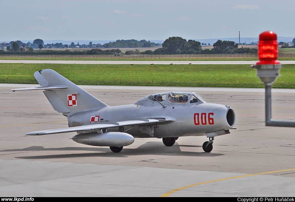 Polskie Orly – PZL - Mielec Lim-2 (MiG-15UTI)  SP-YNZ