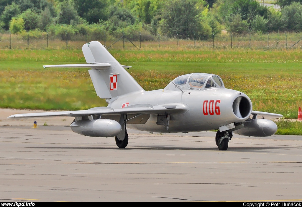 Polskie Orly – PZL - Mielec Lim-2 (MiG-15UTI)  SP-YNZ