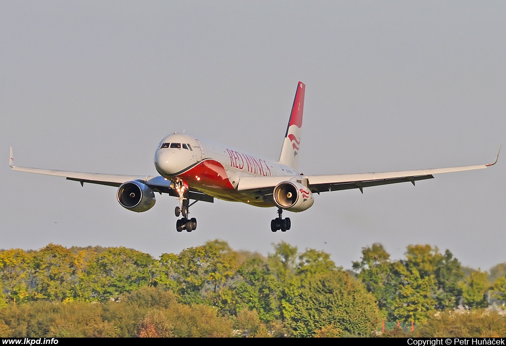 Red Wings – Tupolev TU-204-100V RA-64046