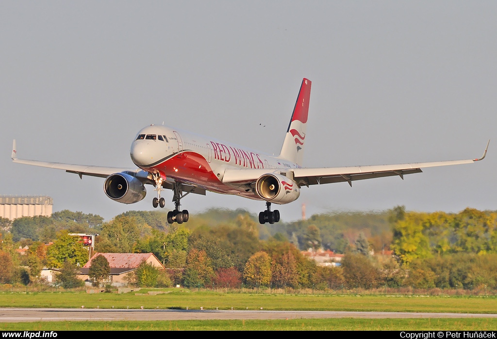 Red Wings – Tupolev TU-204-100V RA-64046