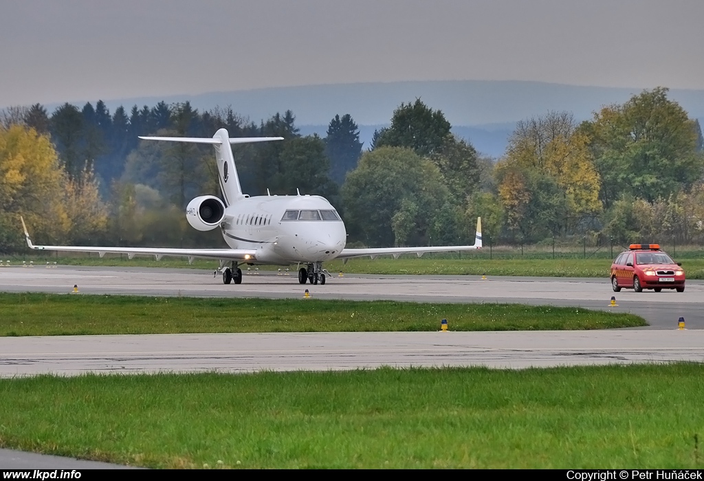 Marks Jet – Canadair CL-600-2B16 Challenger 605 M-ARKZ