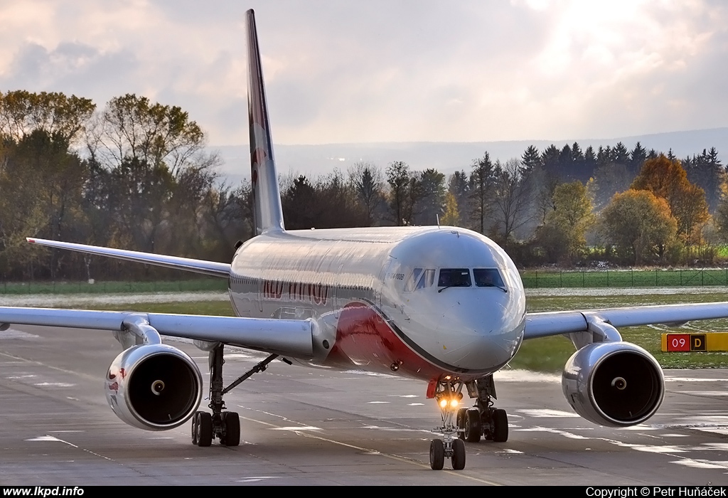 Red Wings – Tupolev TU-204-100V RA-64043