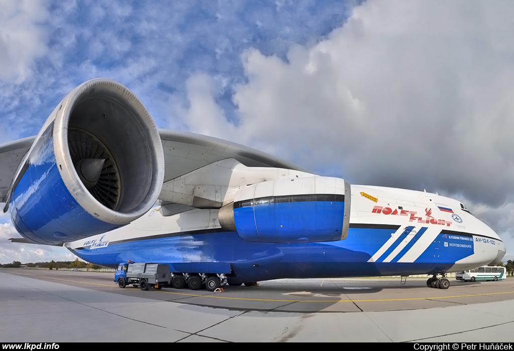 Polet Airlines – Antonov AN-124-100 RA-82068