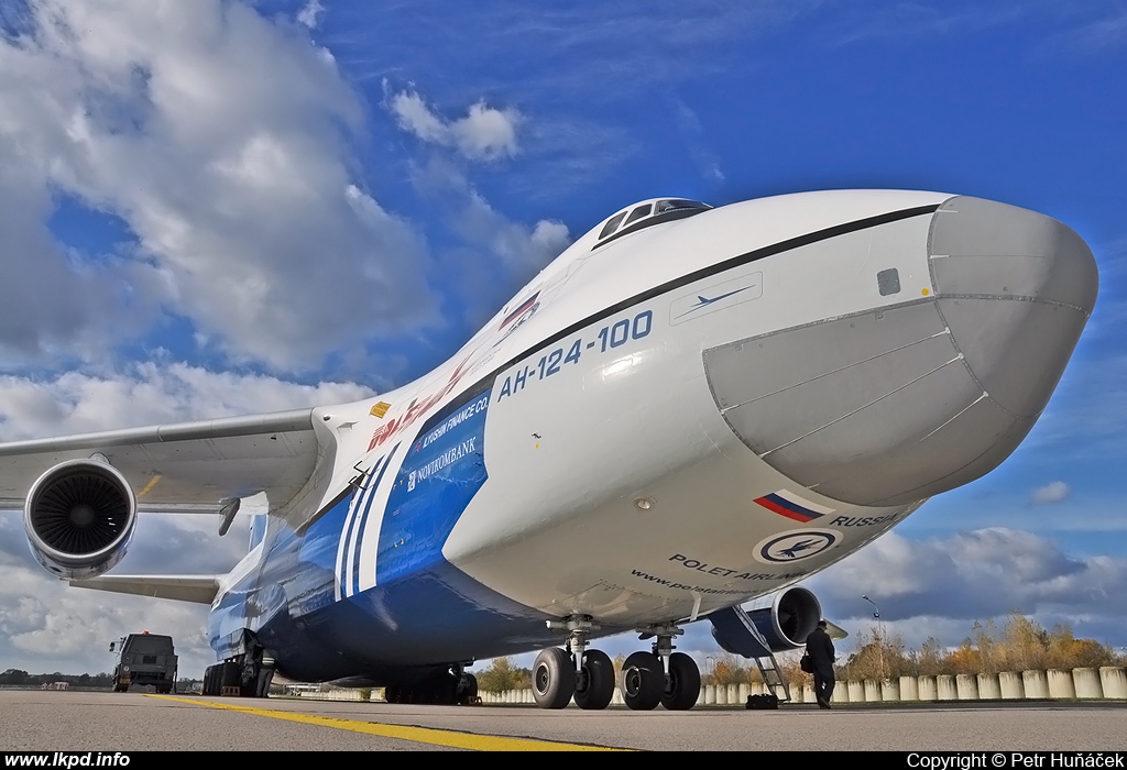 Polet Airlines – Antonov AN-124-100 RA-82068