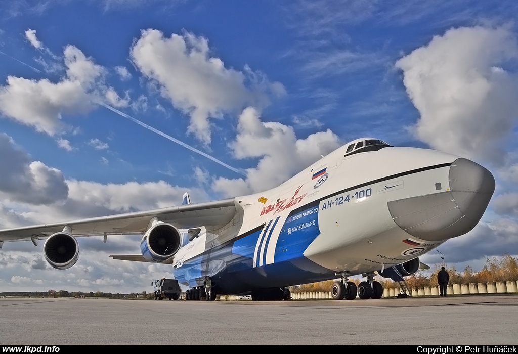 Polet Airlines – Antonov AN-124-100 RA-82068