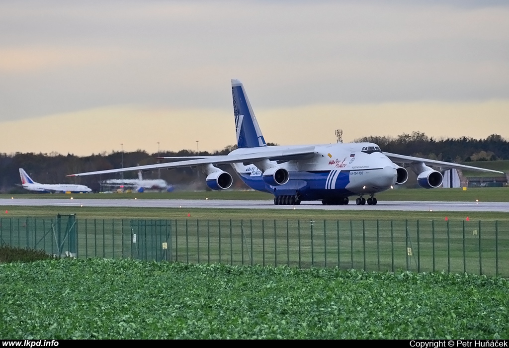 Polet Airlines – Antonov AN-124-100 RA-82077