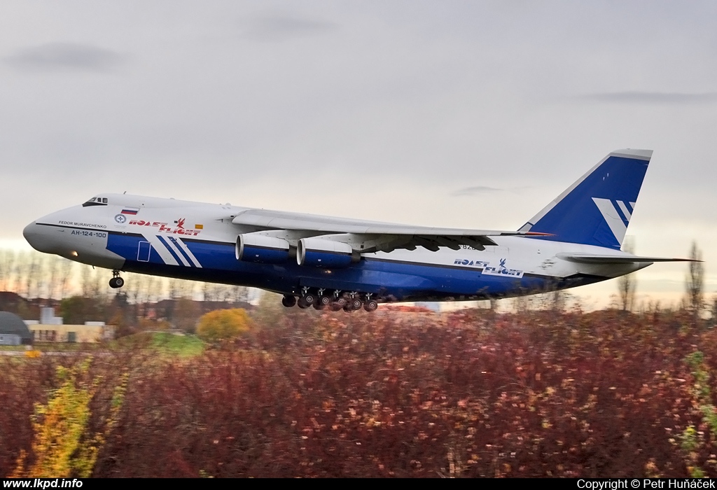 Polet Airlines – Antonov AN-124-100 RA-82077