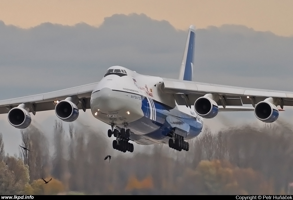 Polet Airlines – Antonov AN-124-100 RA-82077