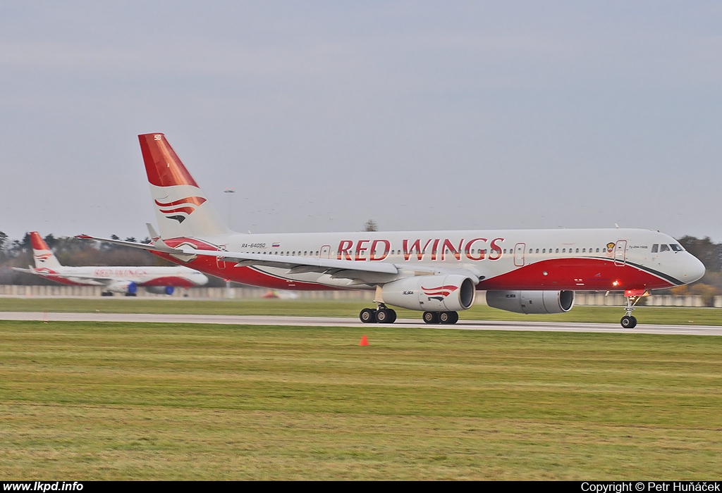 Red Wings – Tupolev TU-204-100V RA-64050