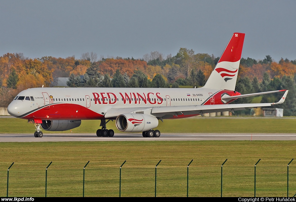 Red Wings – Tupolev TU-204-100V RA-64050