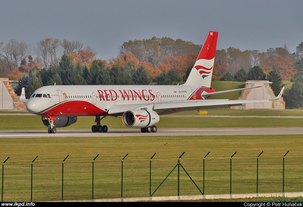 Red Wings – Tupolev TU-204-100V RA-64050