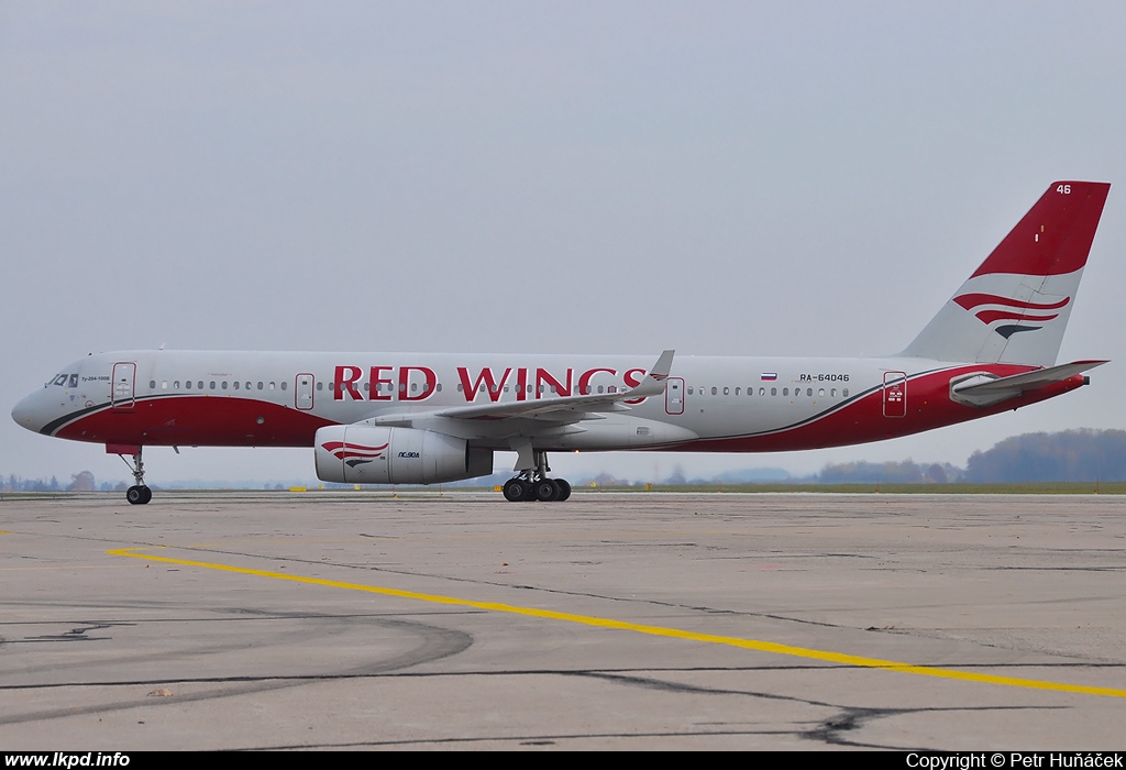 Red Wings – Tupolev TU-204-100V RA-64046