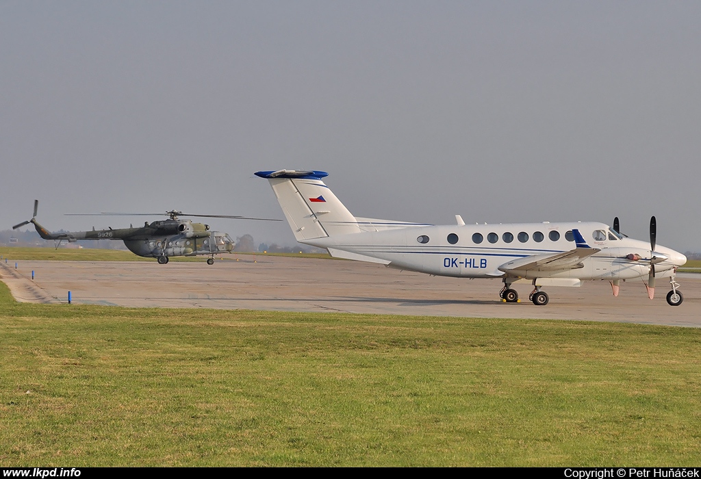 Aerotaxi – Beech 350 OK-HLB