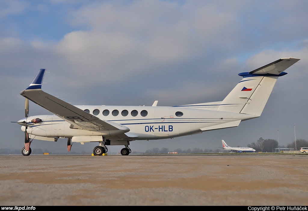 Aerotaxi – Beech 350 OK-HLB