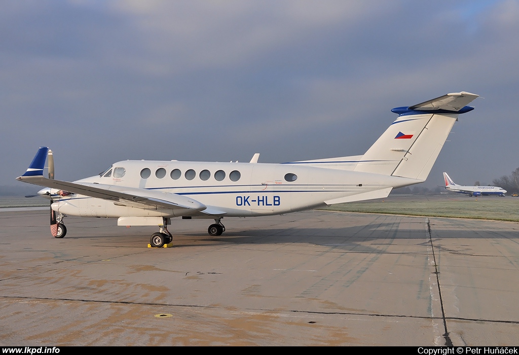 Aerotaxi – Beech 350 OK-HLB