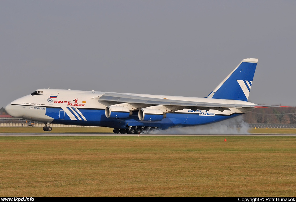 Polet Airlines – Antonov AN-124-100 RA-82077