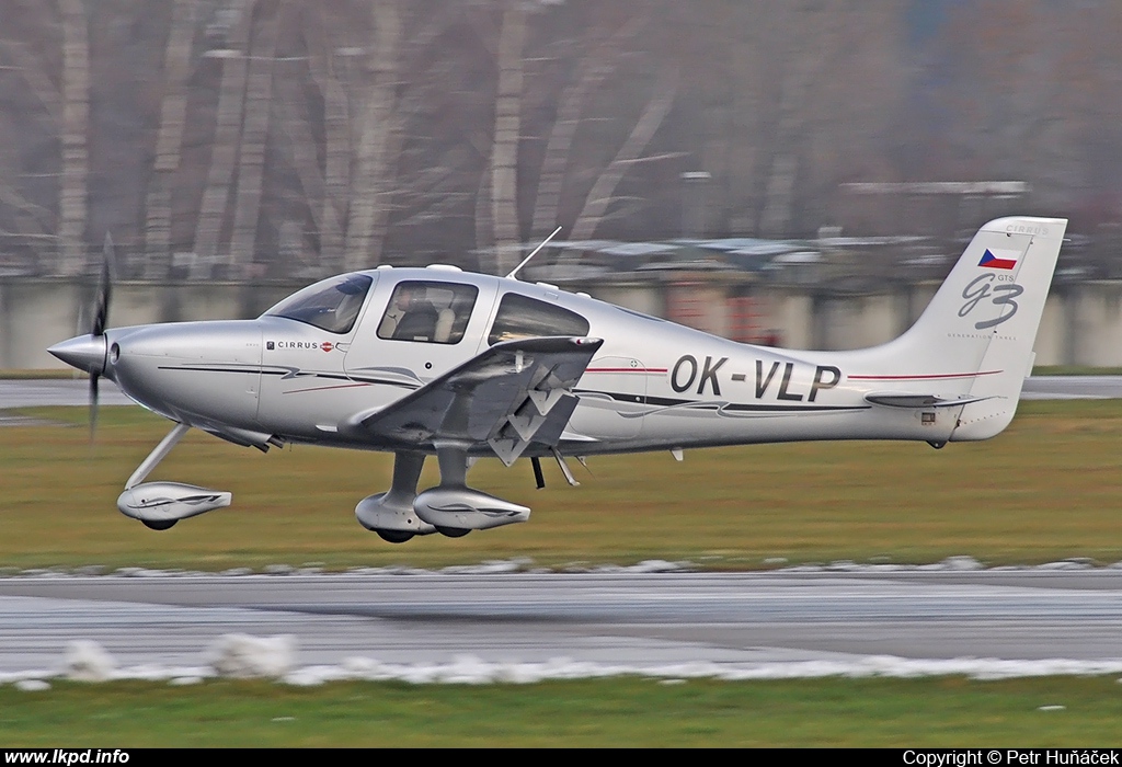 Private/Soukrom – Cirrus SR22-GTS OK-VLP