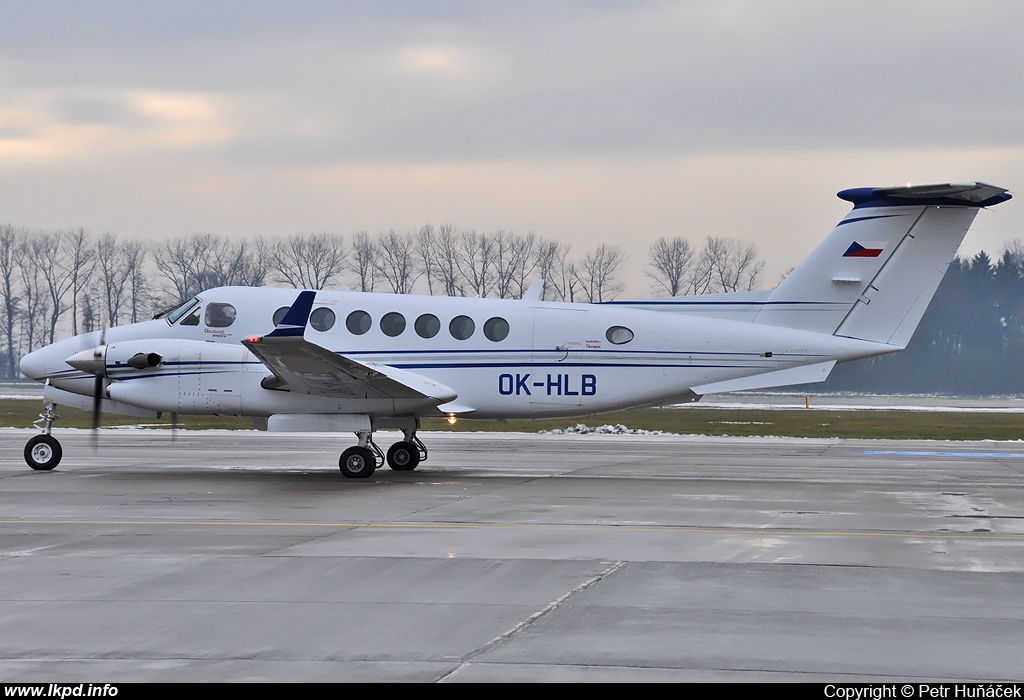 Aerotaxi – Beech 350 OK-HLB