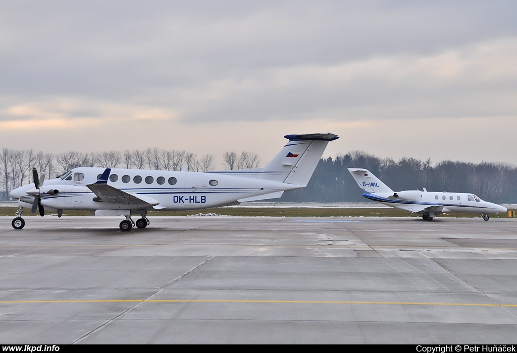 Aerotaxi – Beech 350 OK-HLB