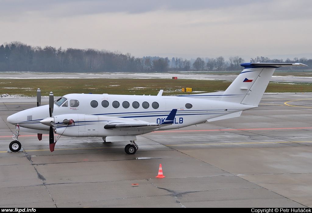 Aerotaxi – Beech 350 OK-HLB