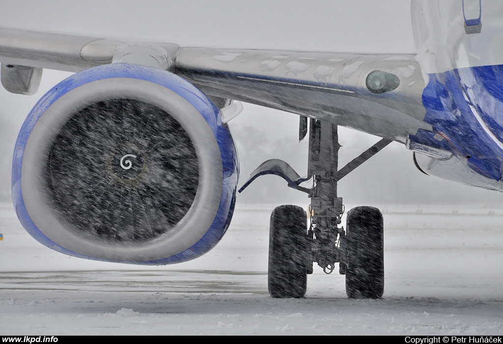 Transaero Airlines – Boeing B737-7Q8 EI-EUX