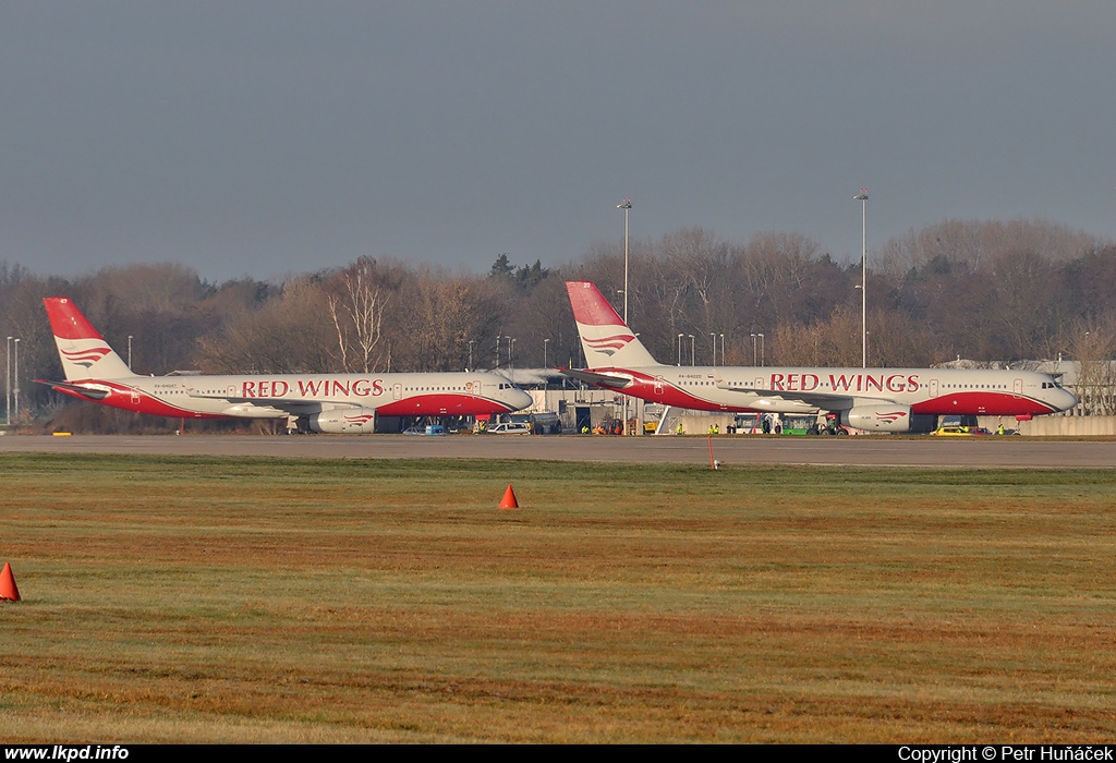 Red Wings – Tupolev TU-204-100 RA-64020