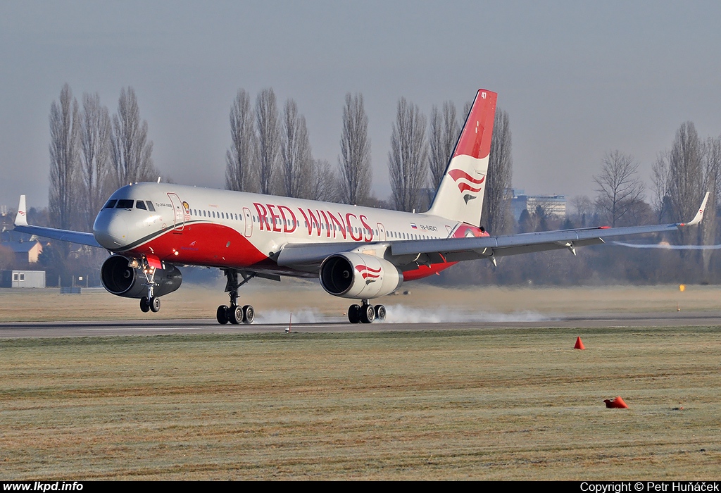 Red Wings – Tupolev TU-204-100V RA-64047