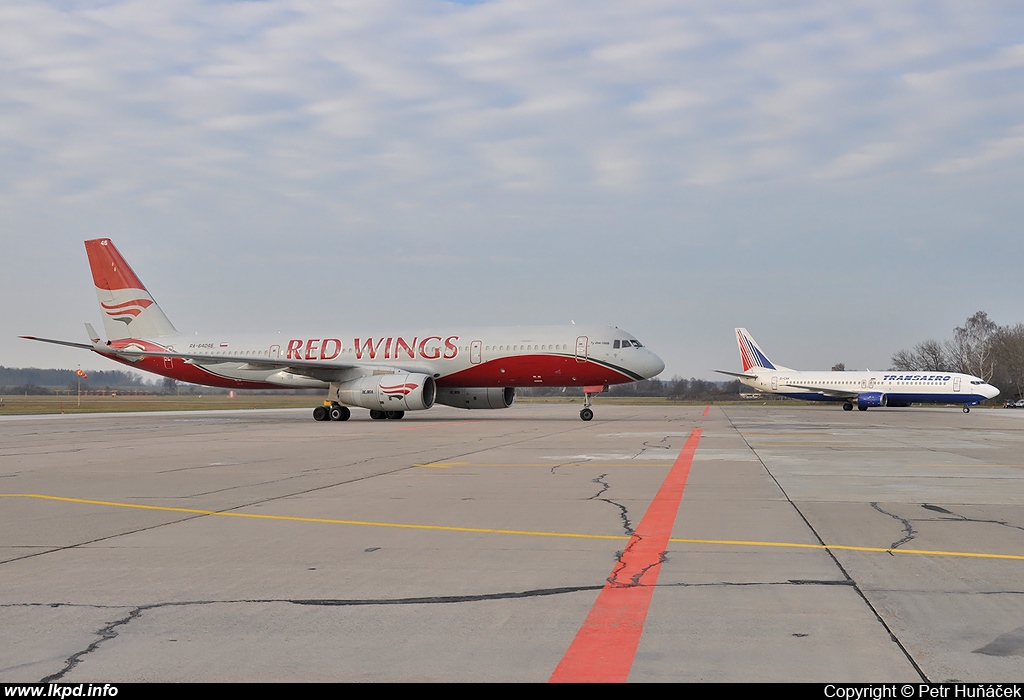 Red Wings – Tupolev TU-204-100V RA-64046