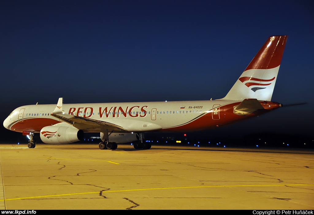 Red Wings – Tupolev TU-204-100 RA-64020