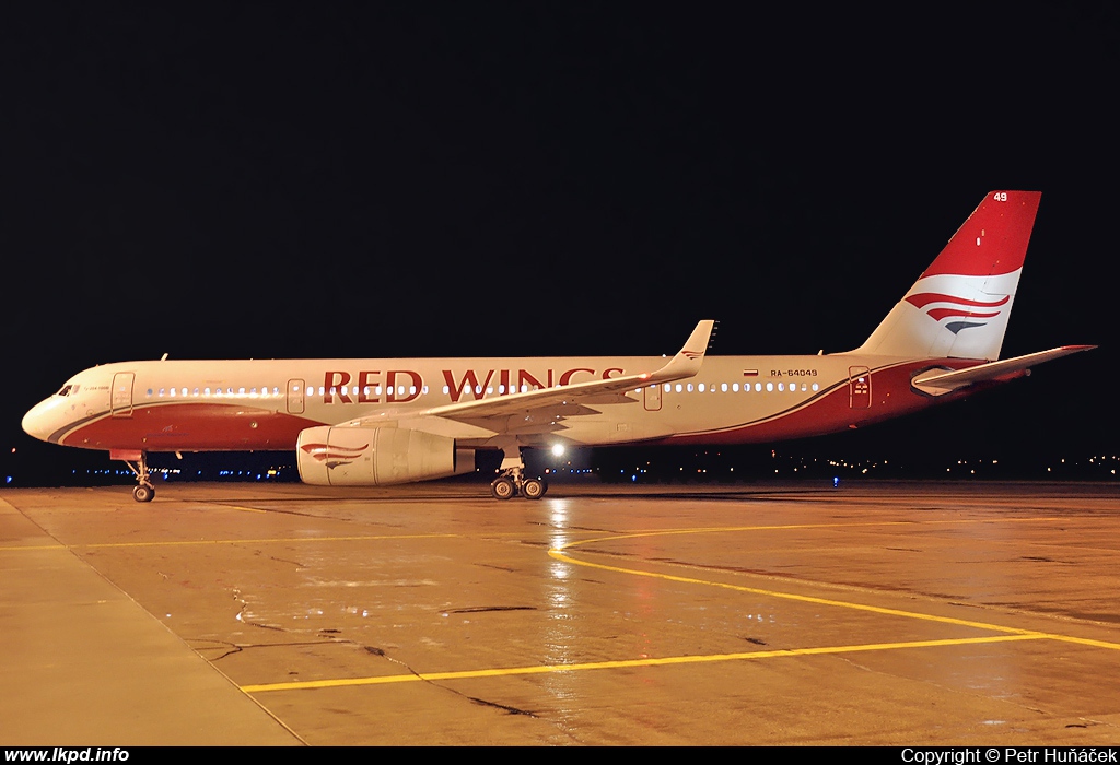 Red Wings – Tupolev TU-204-100V RA-64049