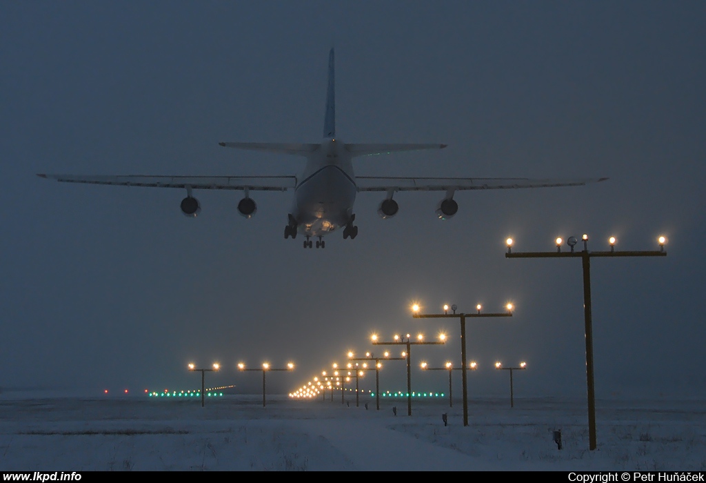 Antonov Design Bureau – Antonov AN-124-100 UR-82027