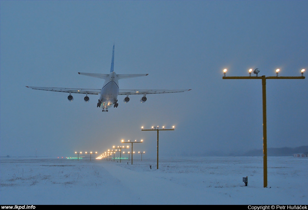 Antonov Design Bureau – Antonov AN-124-100 UR-82027