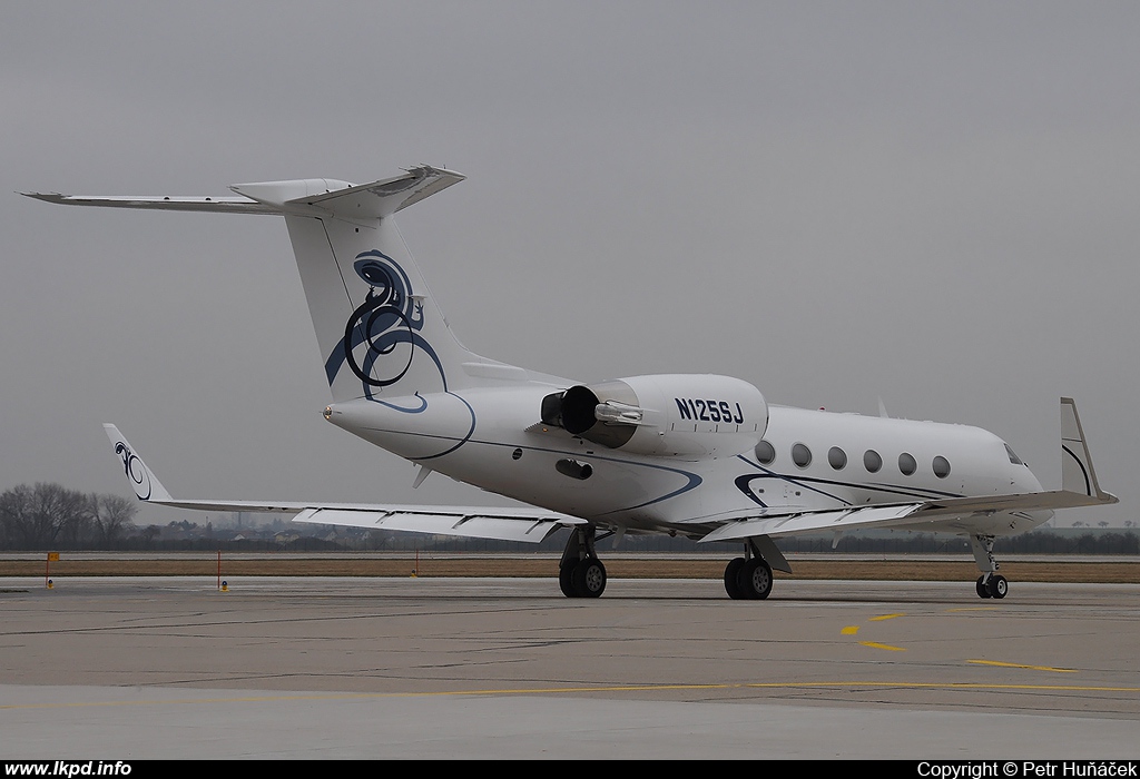 Salamander Services LLC – Gulfstream G-IV/SP N125SJ