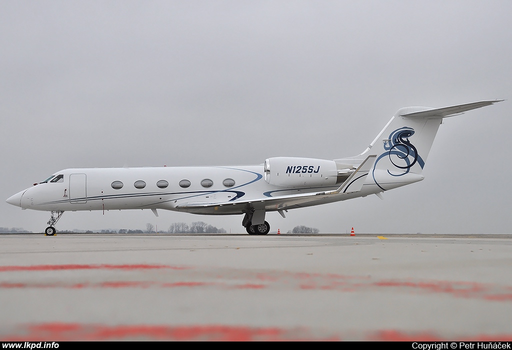 Salamander Services LLC – Gulfstream G-IV/SP N125SJ