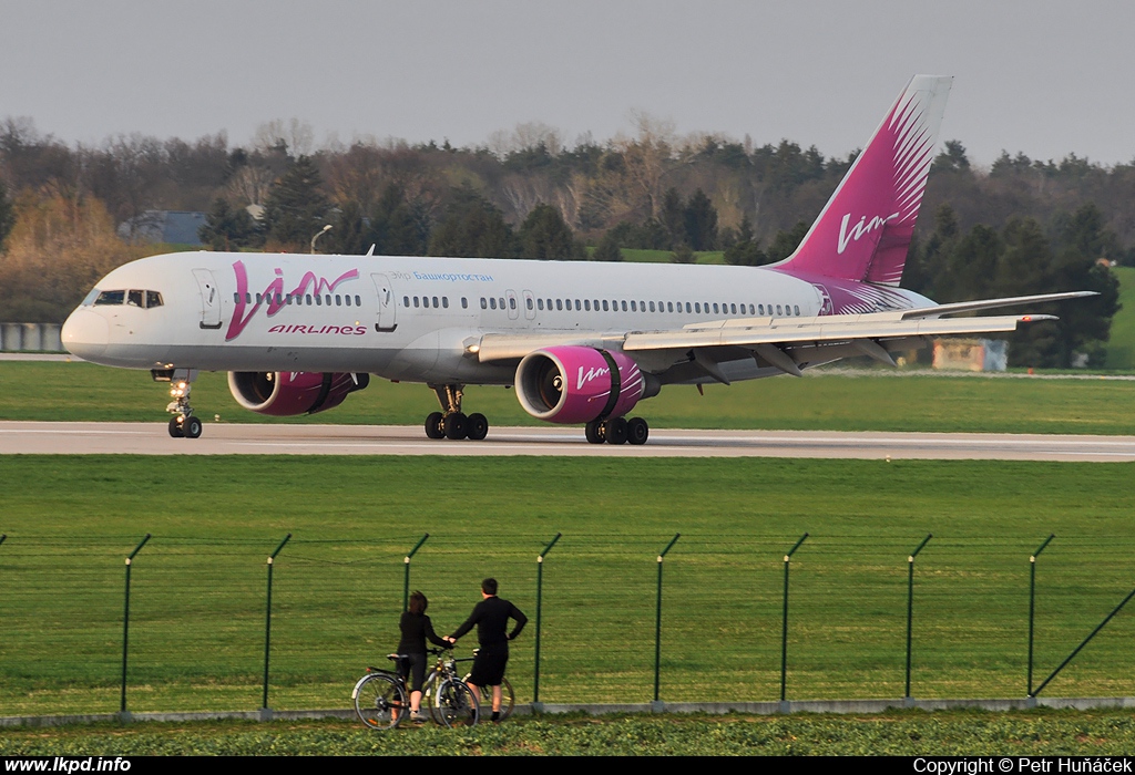 VIM Airlines – Boeing B757-230 RA-73012